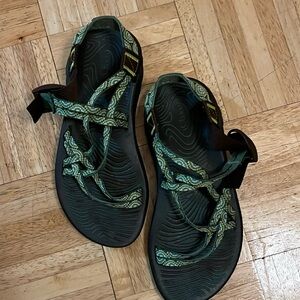 CHACO WOMEN'S ZX/1 Green Patterned Sandals SZ 6